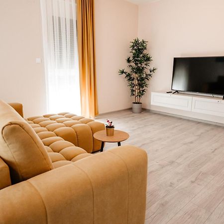 Sunrise View Apartment Oradea Extérieur photo