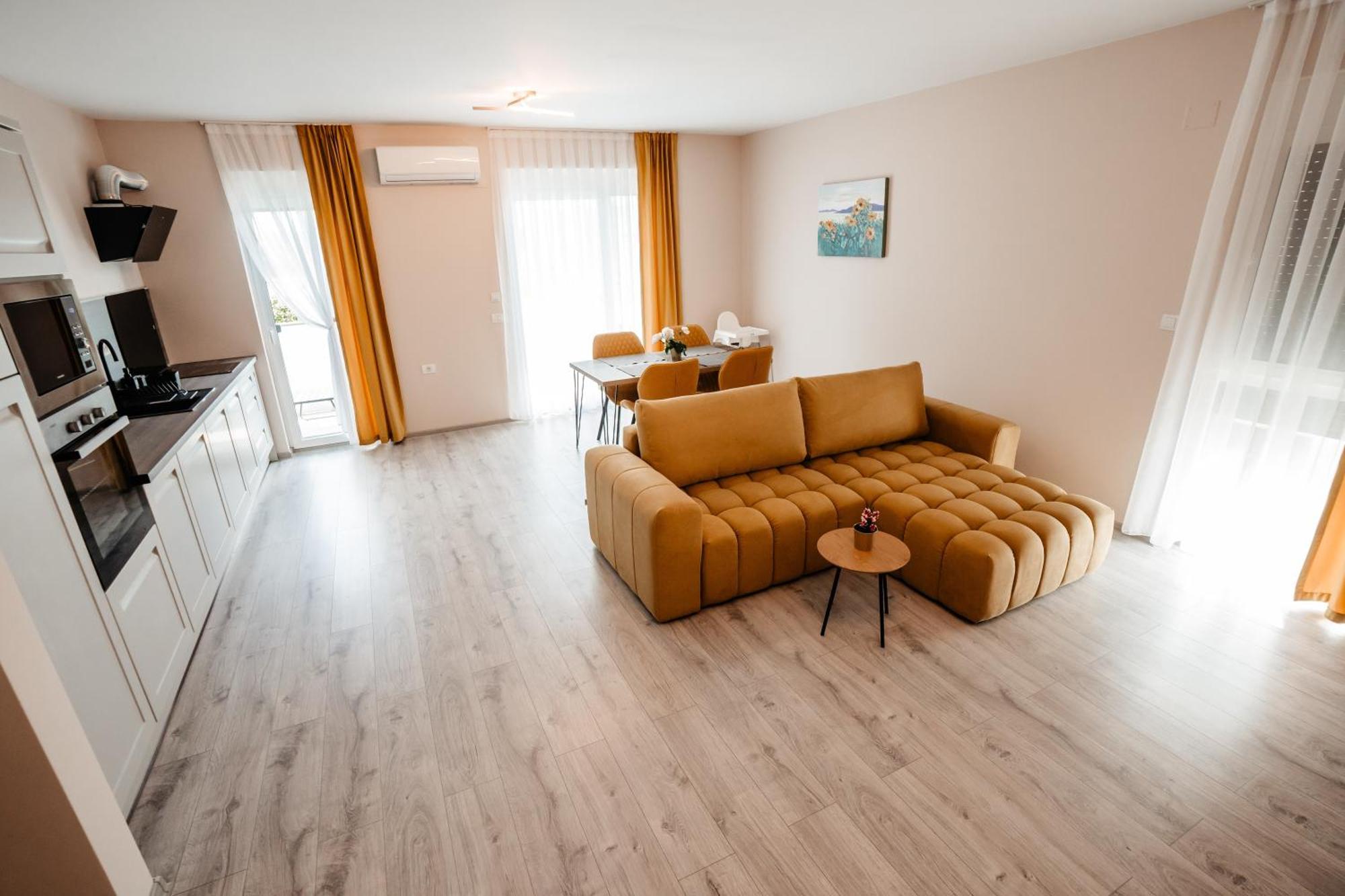Sunrise View Apartment Oradea Extérieur photo